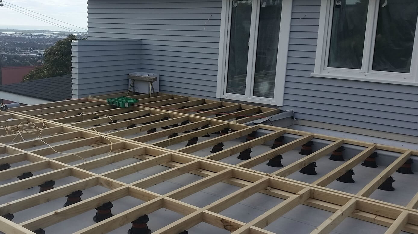 Viking pedestals create seamless indoor-outdoor flow